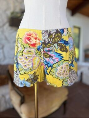 Cynthia Rowley Colorful Scalloped Hem Shorts Size 2